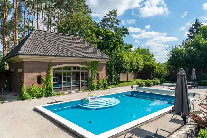 Pool Decks poured in concrete for a home in the Cedar Hill, TX area
